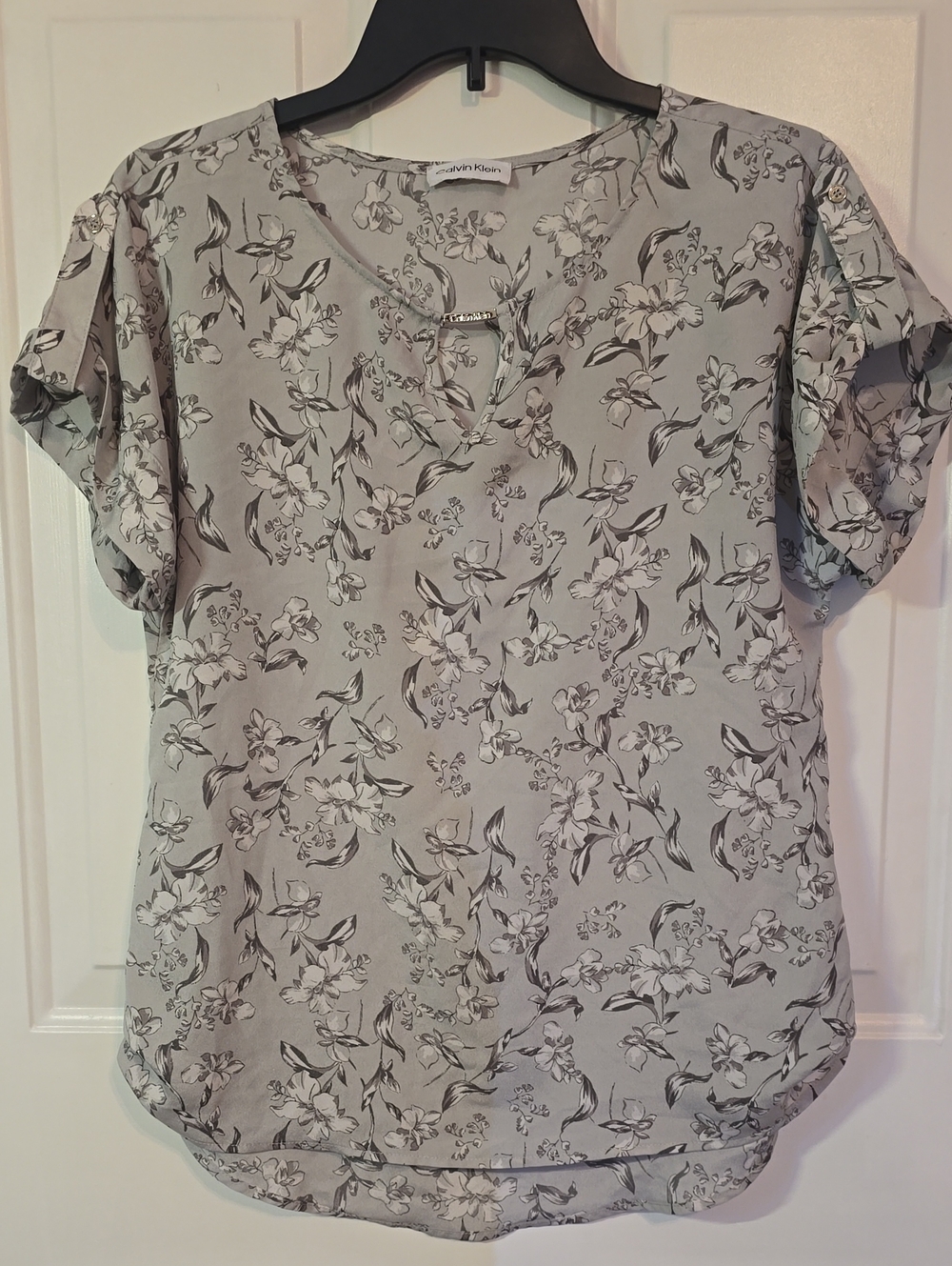 Calvin Klein Light Gray Floral Short Sleeve Blouse